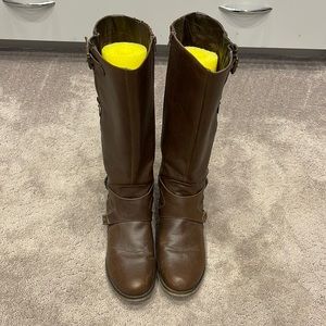 I tall brown boots. Size 11.  Super cute with wide leg